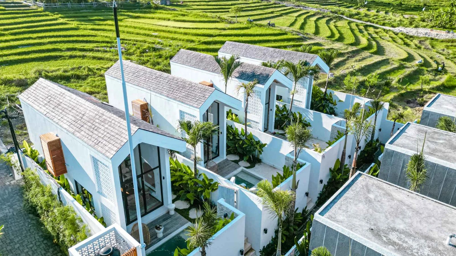Completed multi-villa development by Balitecture
